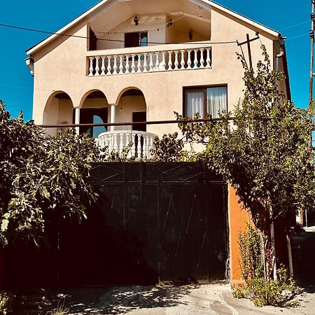 Family Guesthouse - Macharashvili Tbilisi Exteriör bild