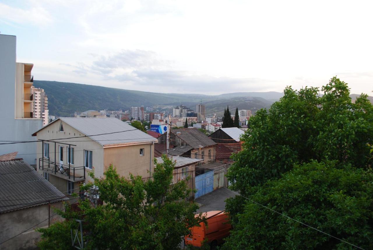 Family Guesthouse - Macharashvili Tbilisi Exteriör bild