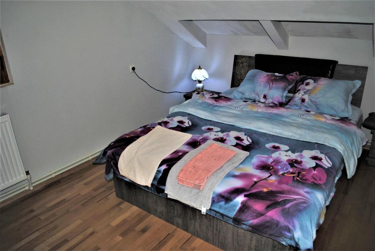 Family Guesthouse - Macharashvili Tbilisi Exteriör bild