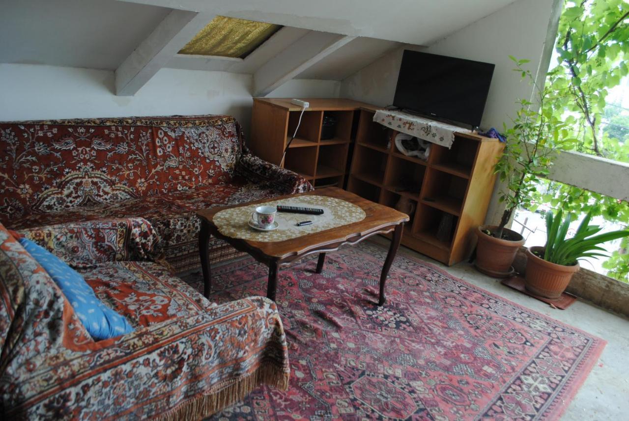 Family Guesthouse - Macharashvili Tbilisi Exteriör bild