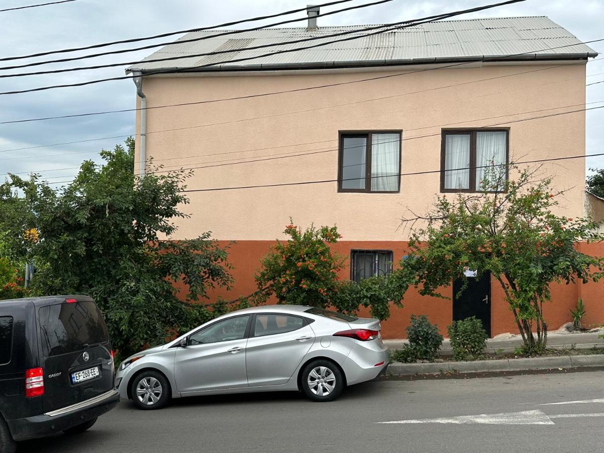 Family Guesthouse - Macharashvili Tbilisi Exteriör bild