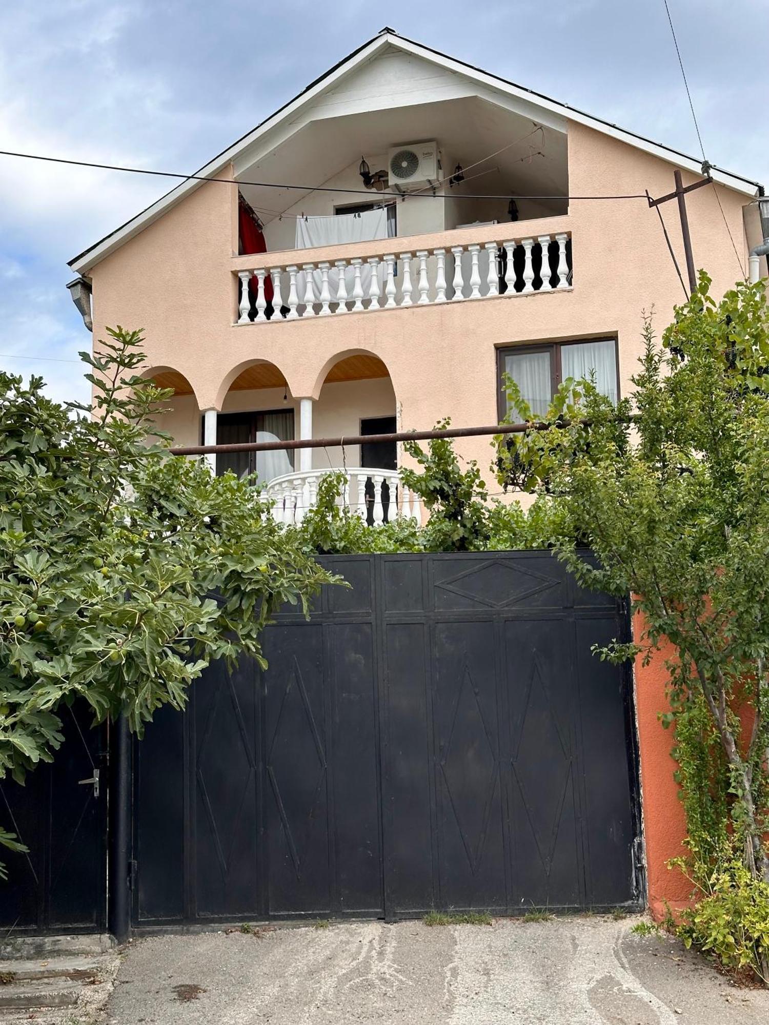 Family Guesthouse - Macharashvili Tbilisi Exteriör bild